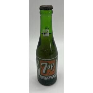 Vintage Full 7up Green 7 Ounce Glass Bottle Bathing Suit Lady. Sealed. {N}.